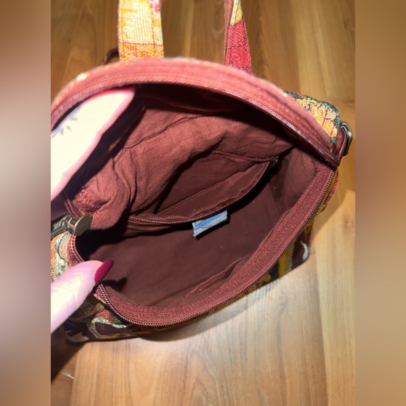 Vintage Floral Tapestry Backpack - Picture 4 of 5